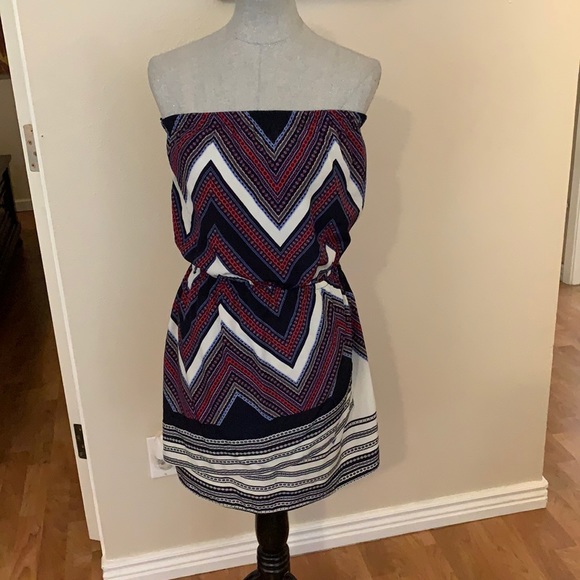 Express Dresses & Skirts - Express strapless dress